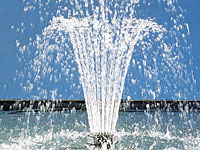 Brunnen mit Wasserspiel Springbrunnen